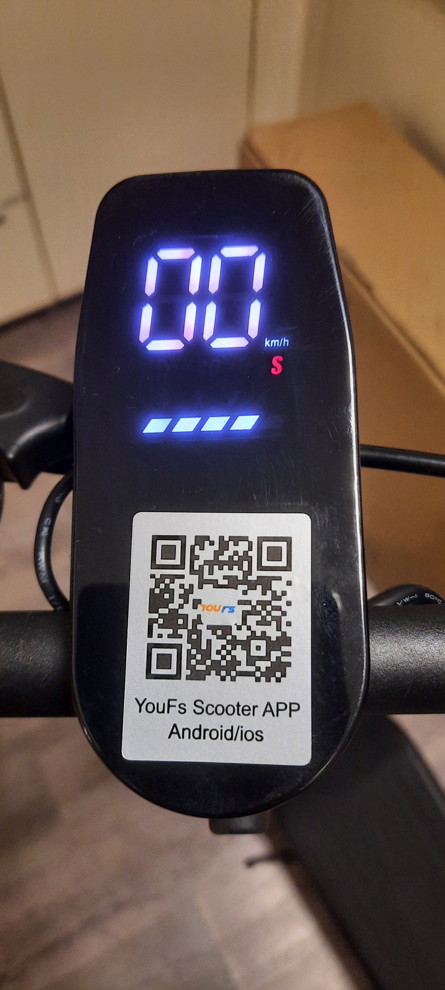 Elektro Scooter Roller S4 mit breiten Reifen