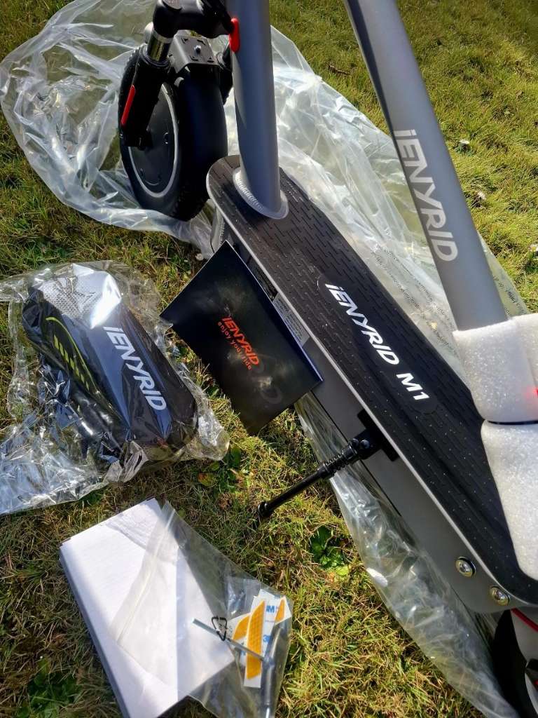 AKTION Scooter mit Blinker inklusive Tasche 500 Watt Motor und 12AH Batterie