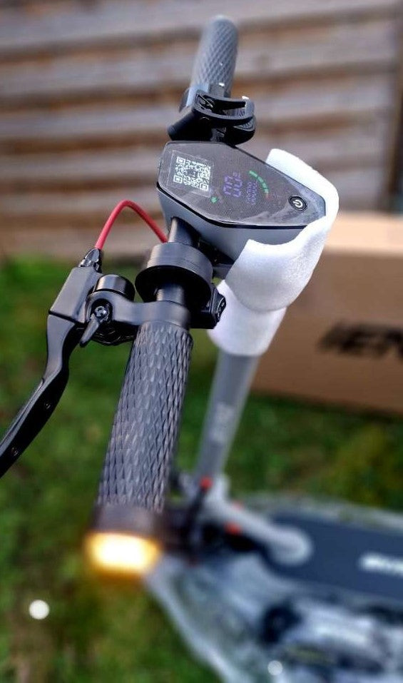 AKTION Scooter mit Blinker inklusive Tasche 500 Watt Motor und 12AH Batterie