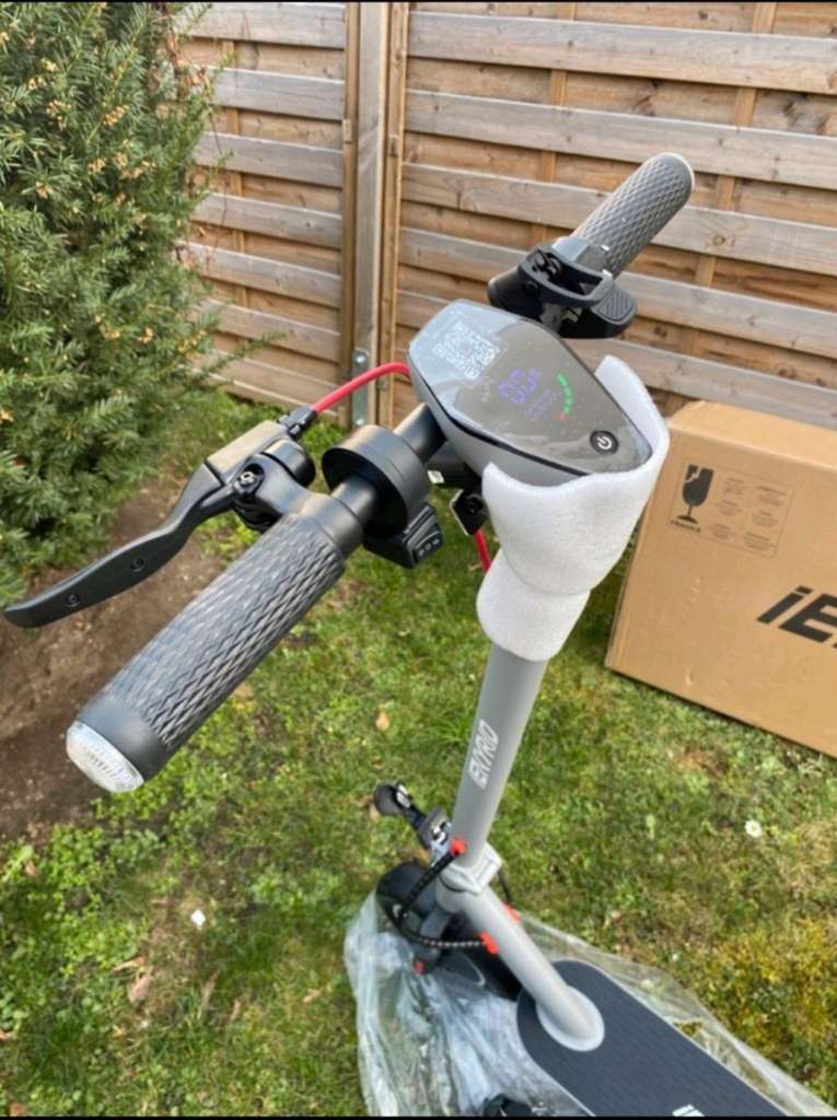 AKTION Scooter mit Blinker inklusive Tasche 500 Watt Motor und 12AH Batterie